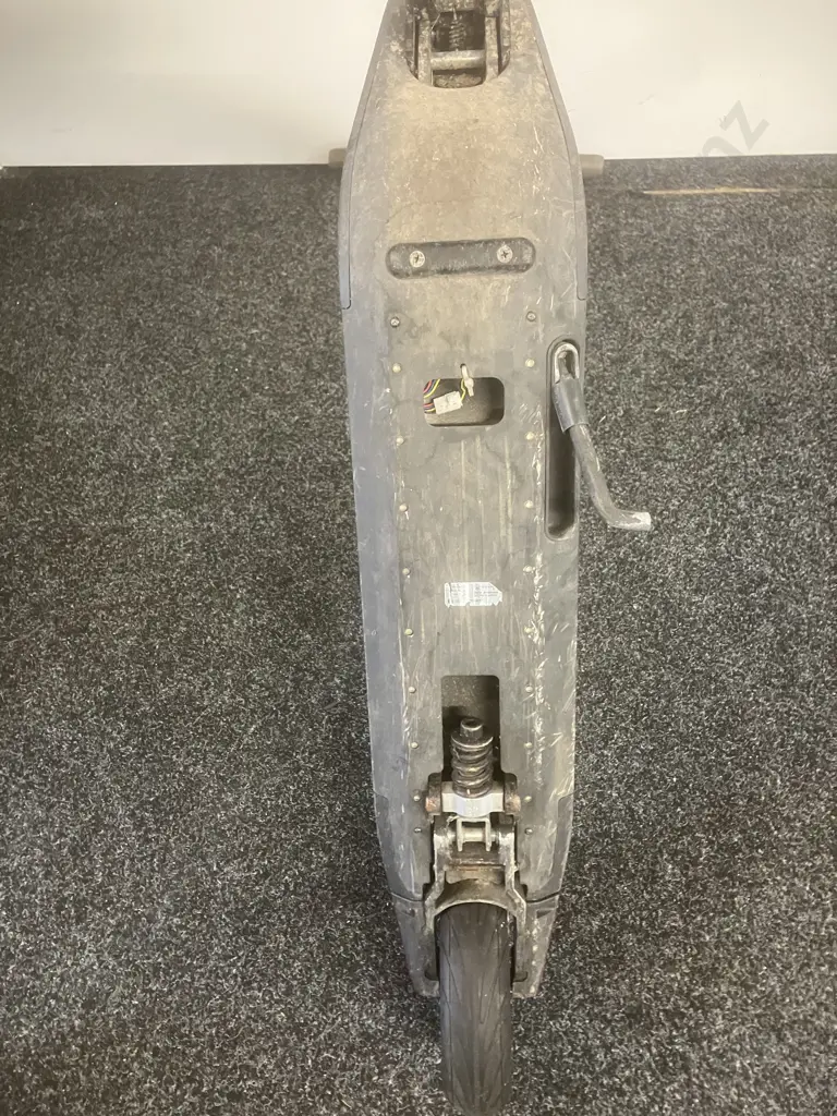 Segway Ninebot ES2 Electric Kick Scooter With Charger Image 1++