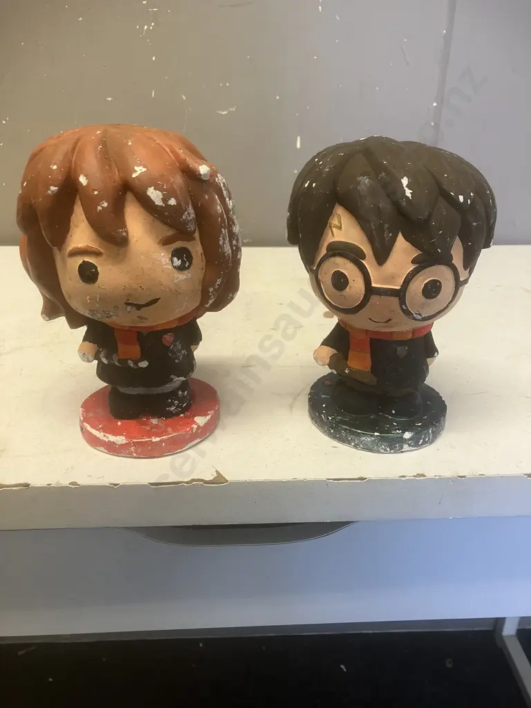 Pair of Plaster Figurines - Harry Potter & Ron Weasley. H18cm Image 1++
