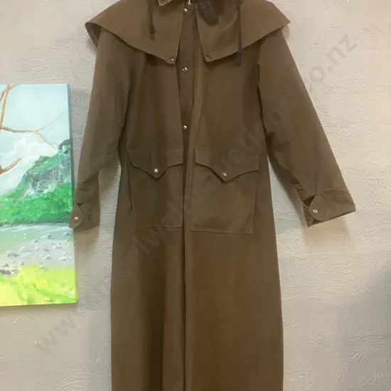 Circle M Brand (NZ) Full Length Oilskin Saddlecoat With Snap-on Hood - Size SM