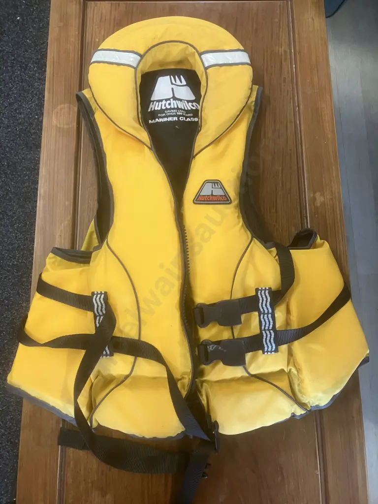 Hutchwilco Mariner Classic Adult XL Lifejacket - 402 In-Shore Waters Image 1++