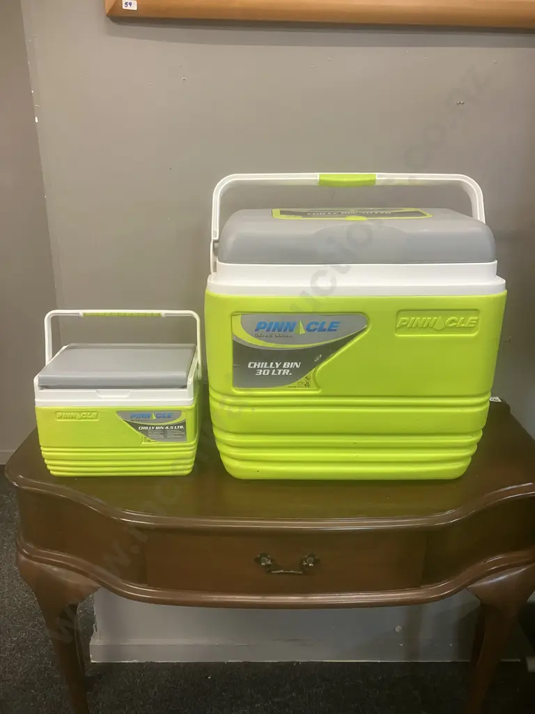 4.5 Litre & 30 Litre Pinnacle Chilly Bins Image 1++