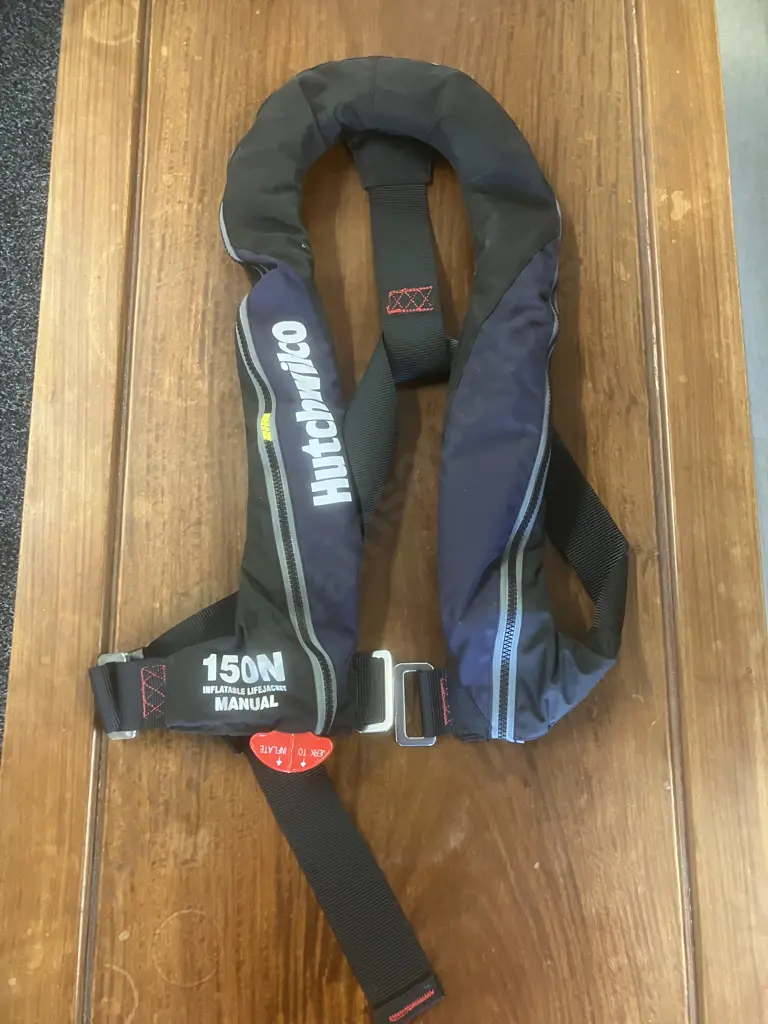 Hutchwilco 150 N Inflatable Lifejacket Manual - Chest Size 55-140cm Weight Over 40Kgs Image 1++