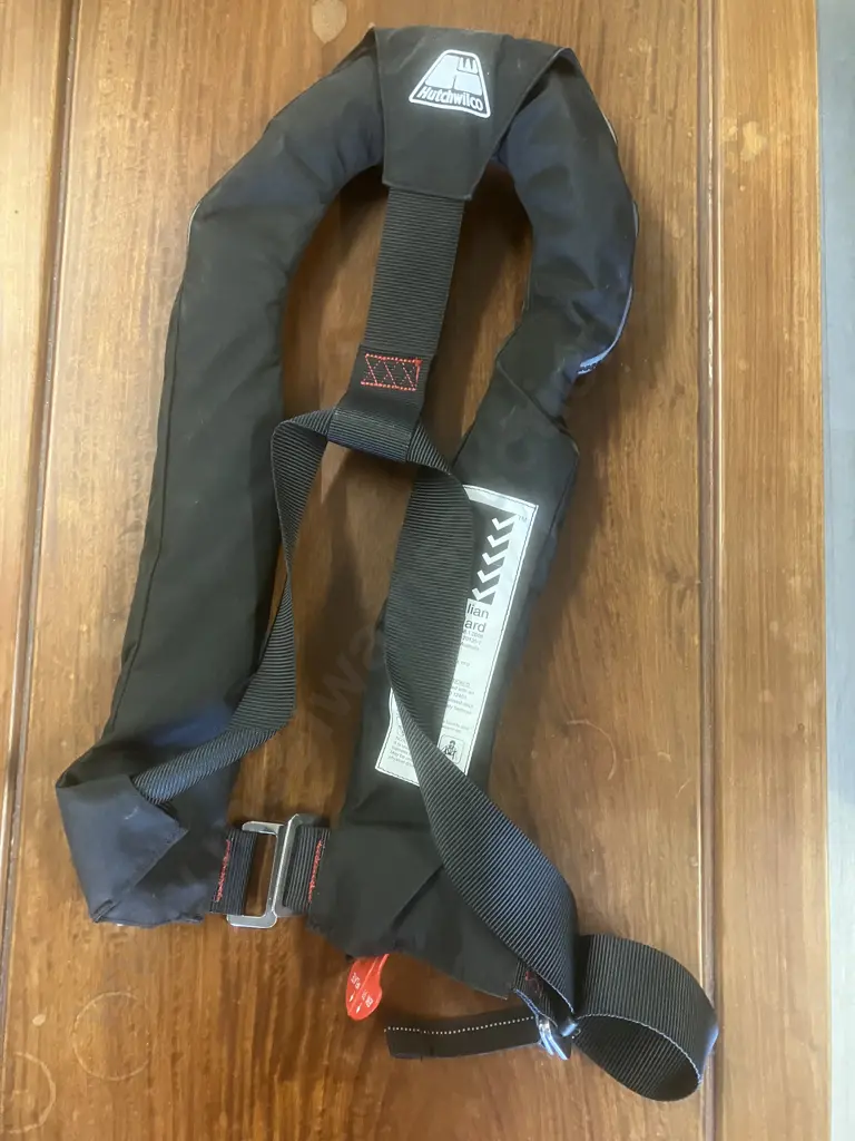 Hutchwilco 150 N Inflatable Lifejacket Manual - Chest Size 55-140cm Weight Over 40Kgs Image 1++