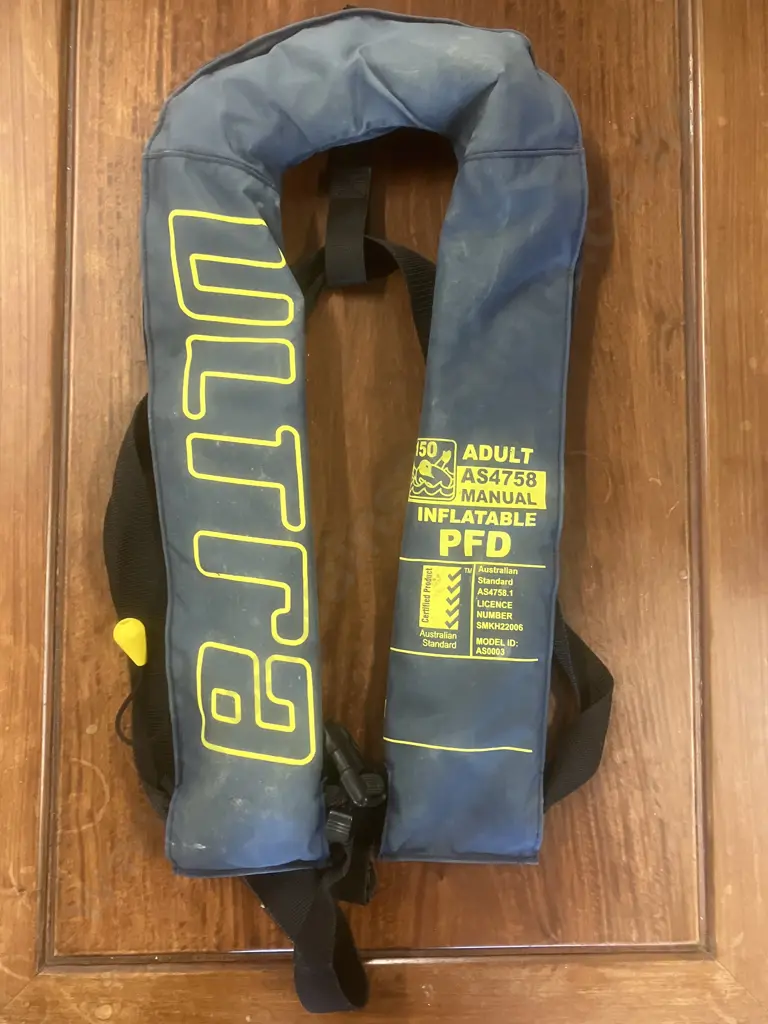 ULTRA Adult AS4758 Manual Inflatable PFD - 80-140cm 40Kgs And Over Image 1++