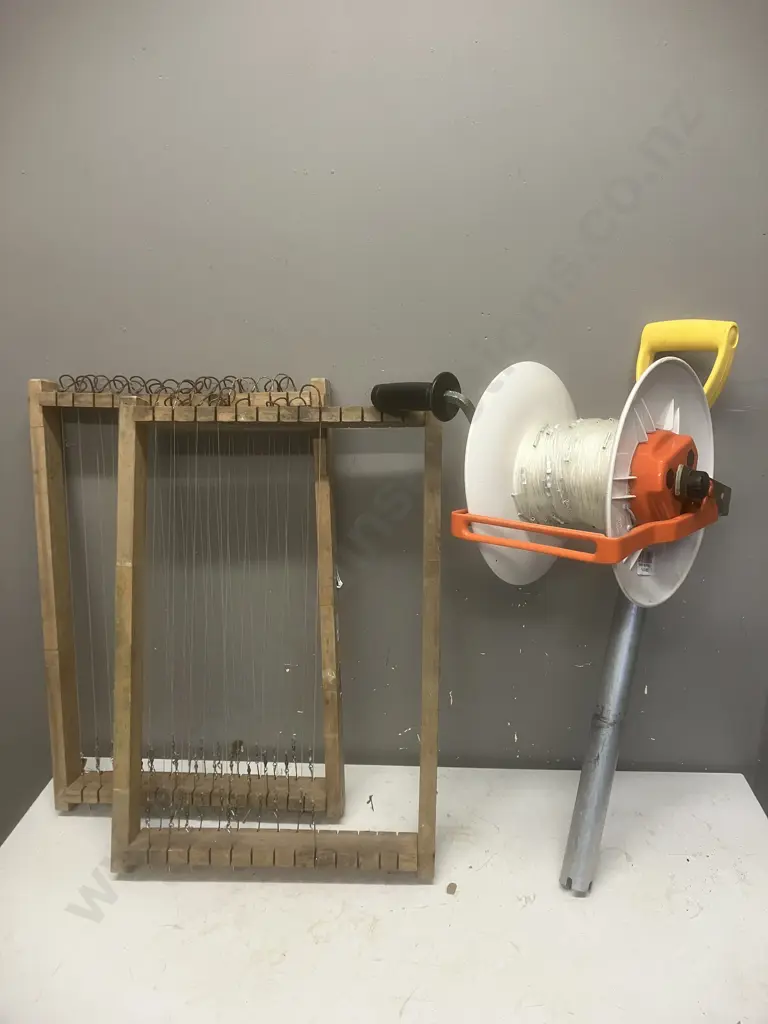 Geared Reel With Boat Bracket, Longline & Pair of Trace Racks With Some Traces Image 1++