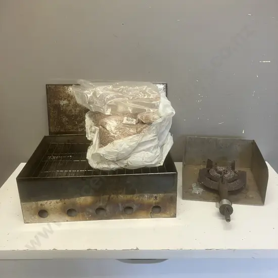 Smoker, Wood Chips & Single Ring Gas Burner