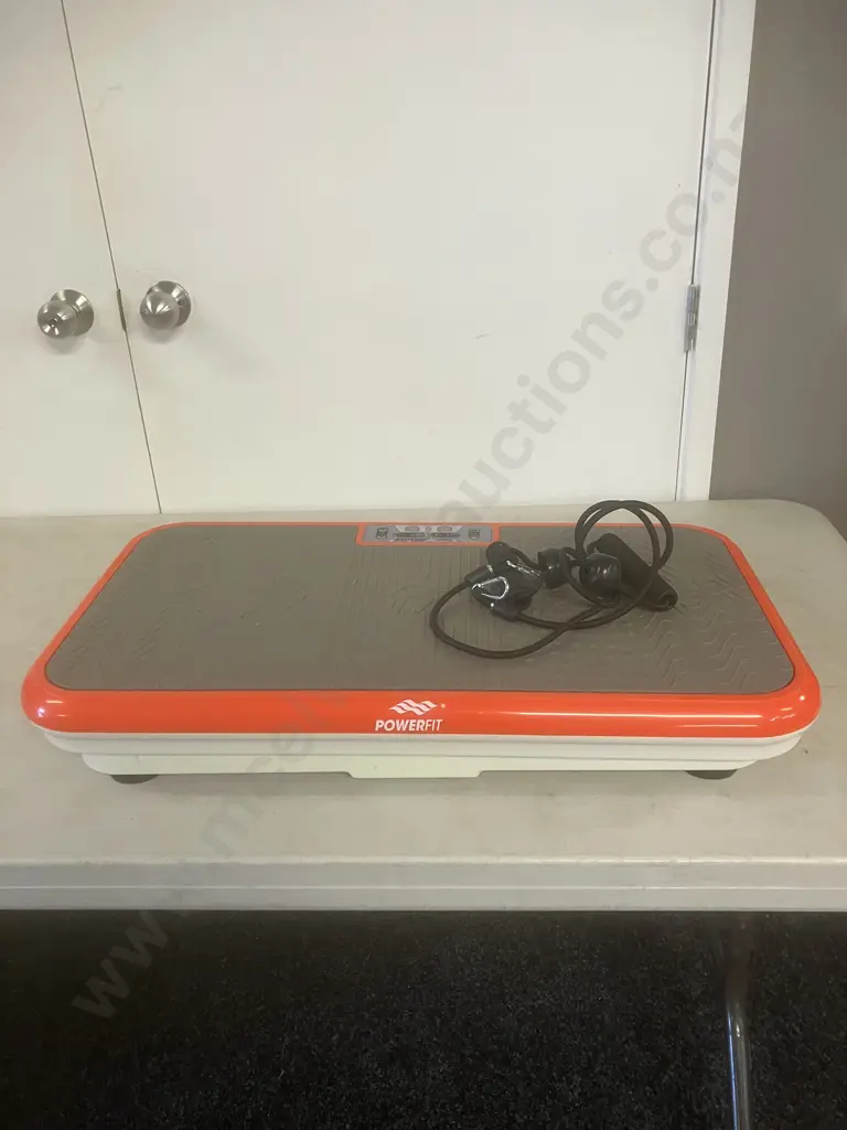 Powerfit E380 With Remote Control Image 1++