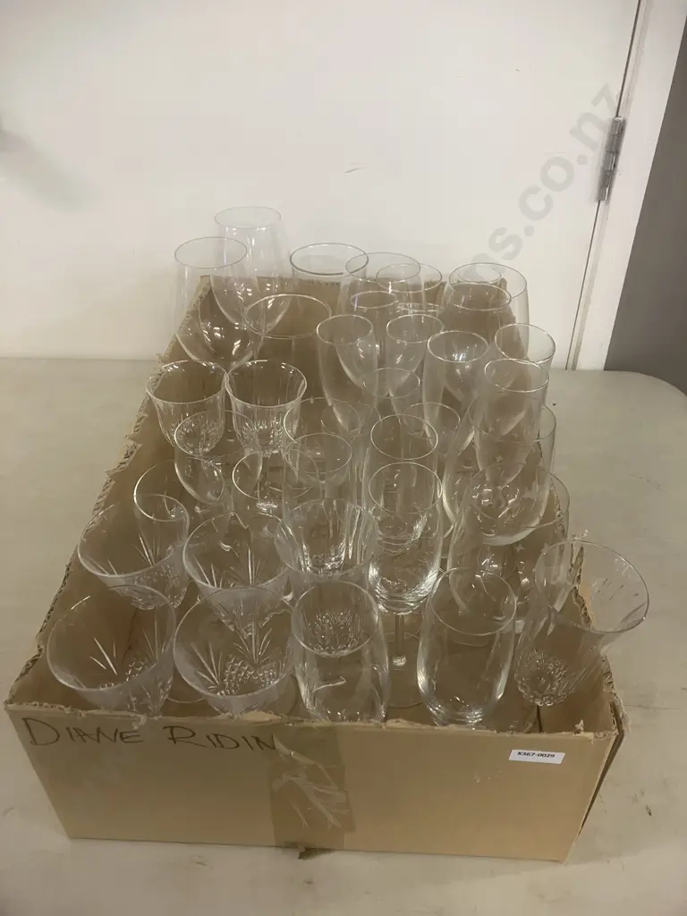Assorted Glassware Image 1++