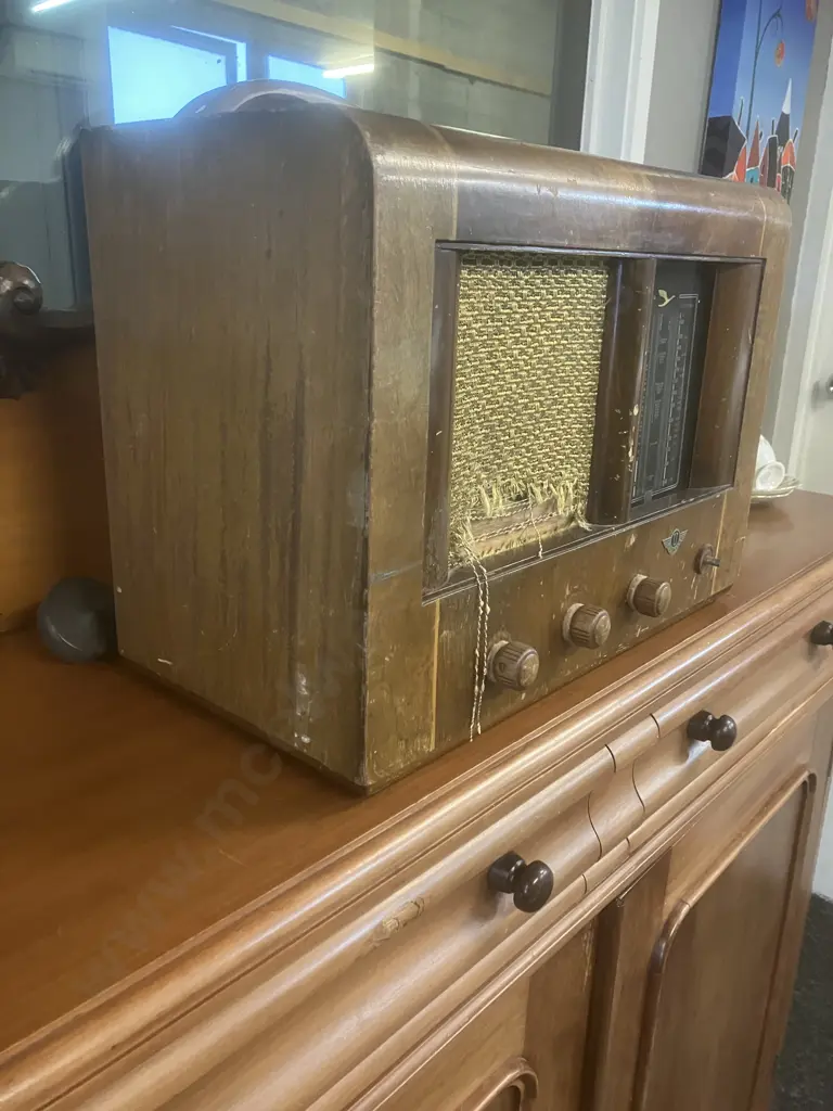 Ultimate Model EB 'Junior' (1940) 5-Valve Dual-Wave Radio (EB-67730) Image 1++