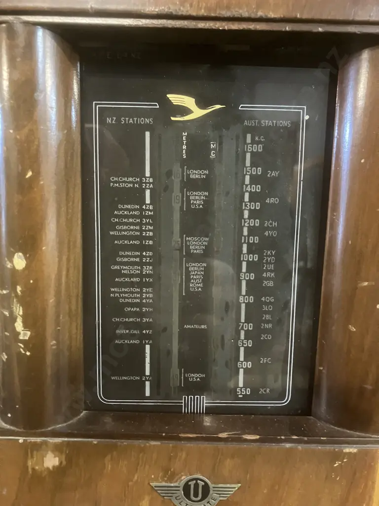 Ultimate Model EB 'Junior' (1940) 5-Valve Dual-Wave Radio (EB-67730) Image 1++