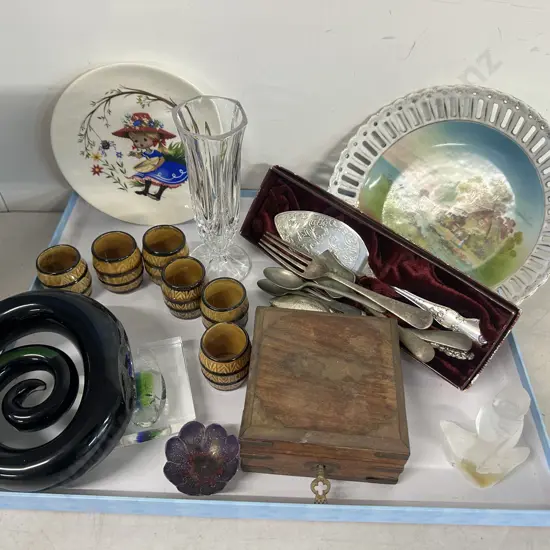 Selection of Vintage China, Glassware Etc In Lidded Gift Box