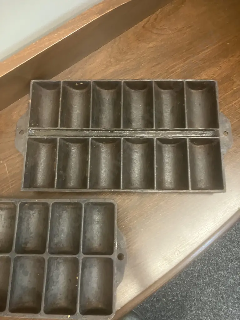 Two Cast Iron French Roll Gem Pans Image 1++