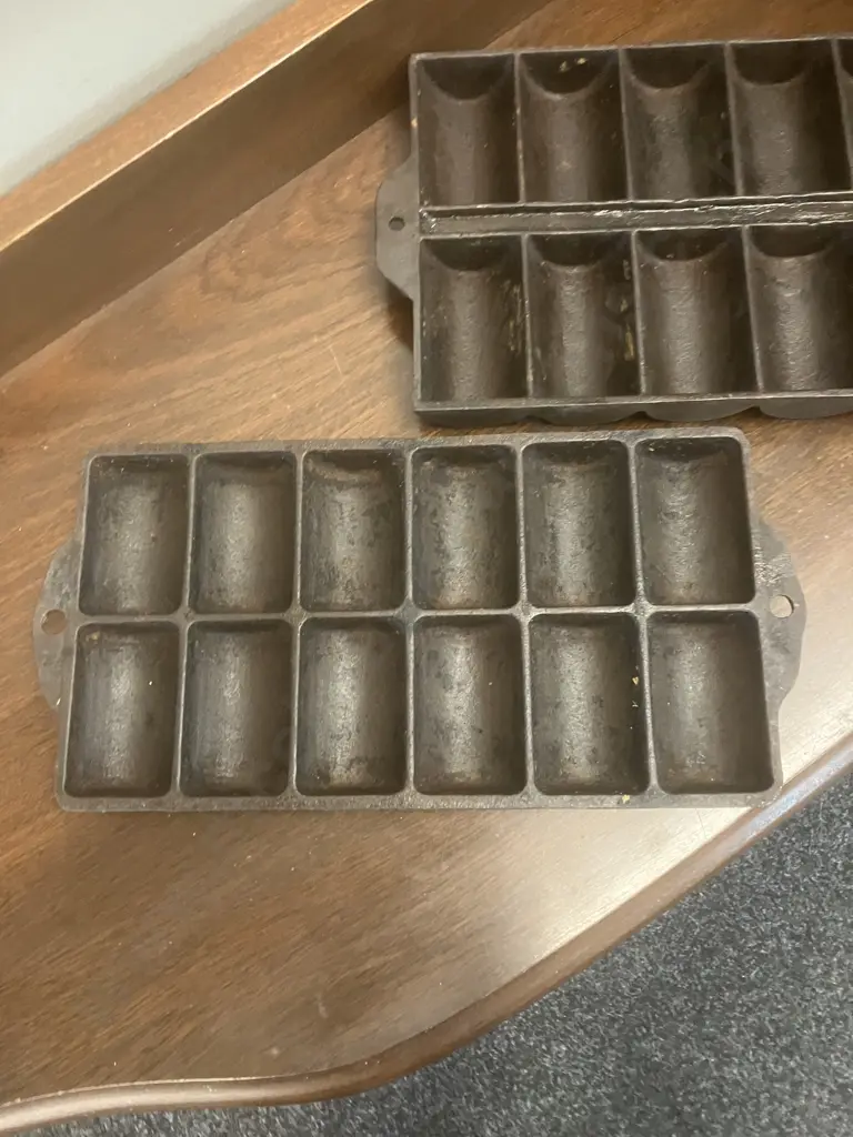 Two Cast Iron French Roll Gem Pans Image 1++