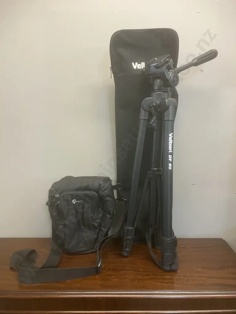 LowePro Toploader Zoom Camera Bag & Velbon DF 60 Tripod With Bag Image 1++
