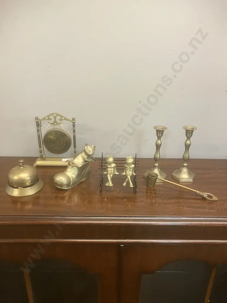Assorted Brass Items Image 1++