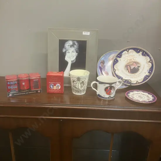 Royalty Souvenirs & Traditions of Britain Teas Set