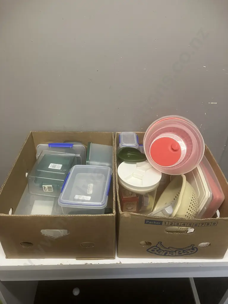 Box Lots x 2 - Plasticware Image 1++