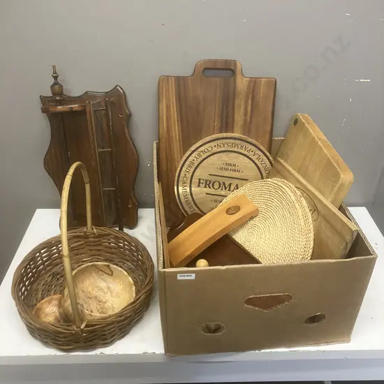 Box Lot - Wooden Ware