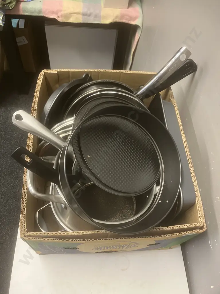 Box lot - Bakeware Image 1++