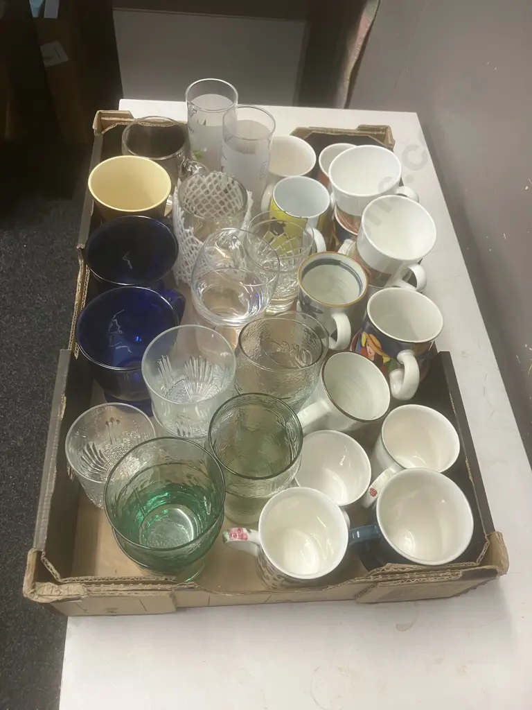 Box Lot - Cups & Glasses Image 1++