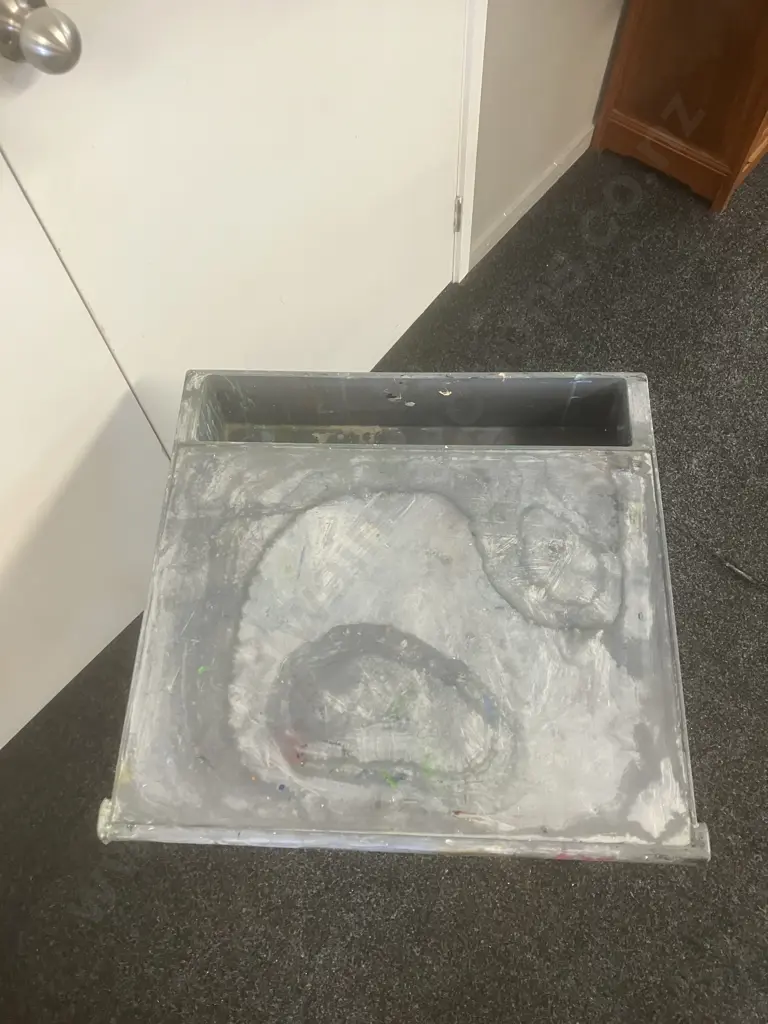 Art Desk With An Adjusting Slope Plastic Top Image 1++