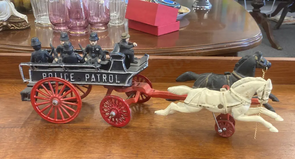 Vintage Toy - Cast Iron Horse Drawn Police Patrol Wagon With Driver, 2 Horses & 4 Policemen, 16 x 48cm Image 1++