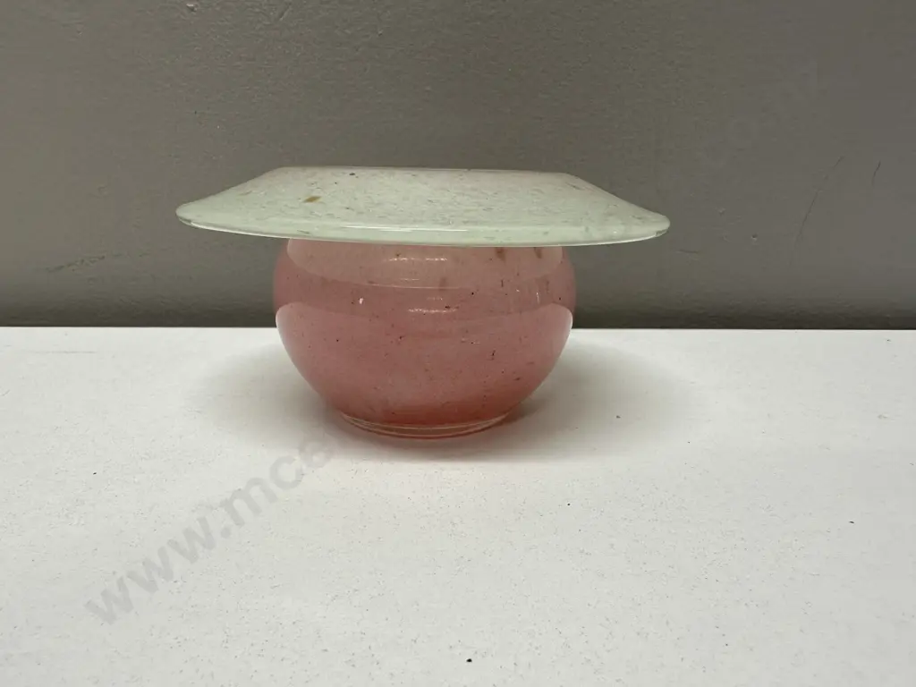 Vintage Mushroom/Hat Art Glass Vase. H10cm Dia10cm Image 1++