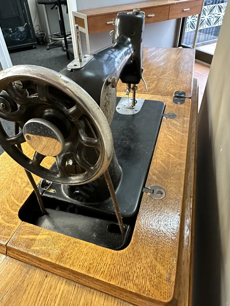 1936 Singer Treadle Sewing Machine, Working Condition, #EA856507, H44 W185 D73cm Image 1++