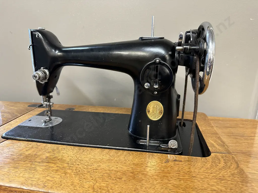 1936 Singer Treadle Sewing Machine, Working Condition, #EA856507, H44 W185 D73cm Image 1++