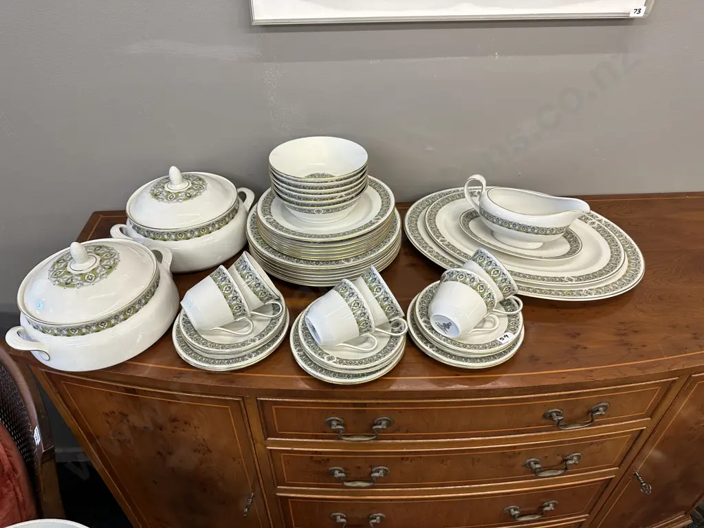 Royal Doulton Celtic Jewel Dinnerset Image 1++