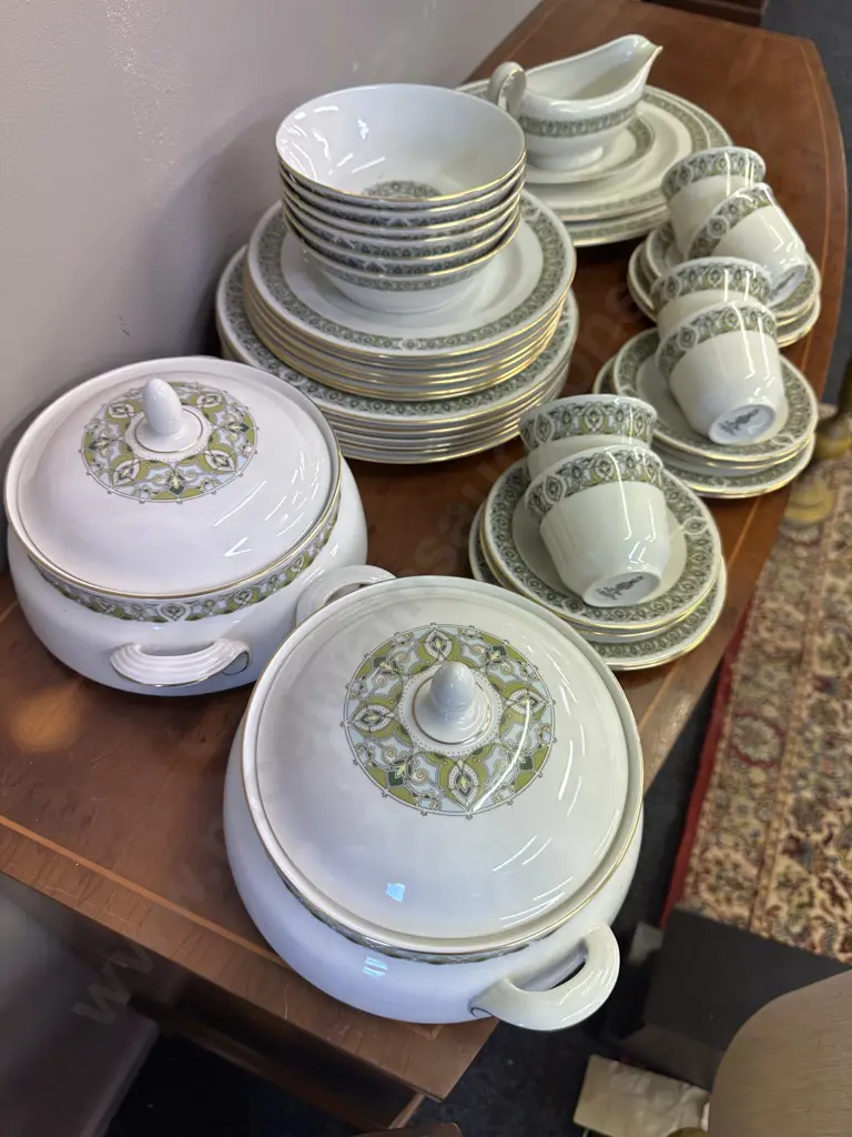 Royal Doulton Celtic Jewel Dinnerset Image 1++