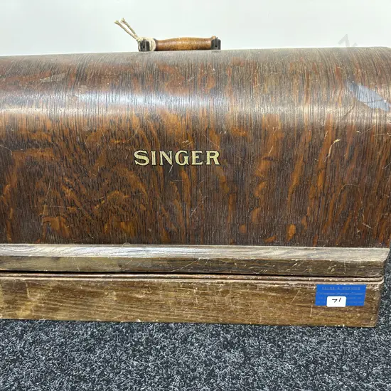 Vintage 1950s Singer Sewing Machine With a Bentwood Cover & Key, #EG277466