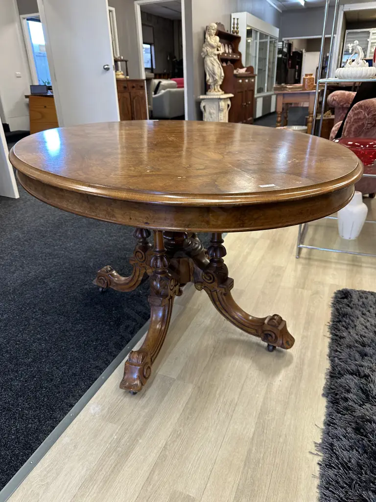 Heavily carved oval Ornate Burr Walnut Quad Pedestal Lou Table. Original castors, brass latches H74 L135 W100 Image 1++