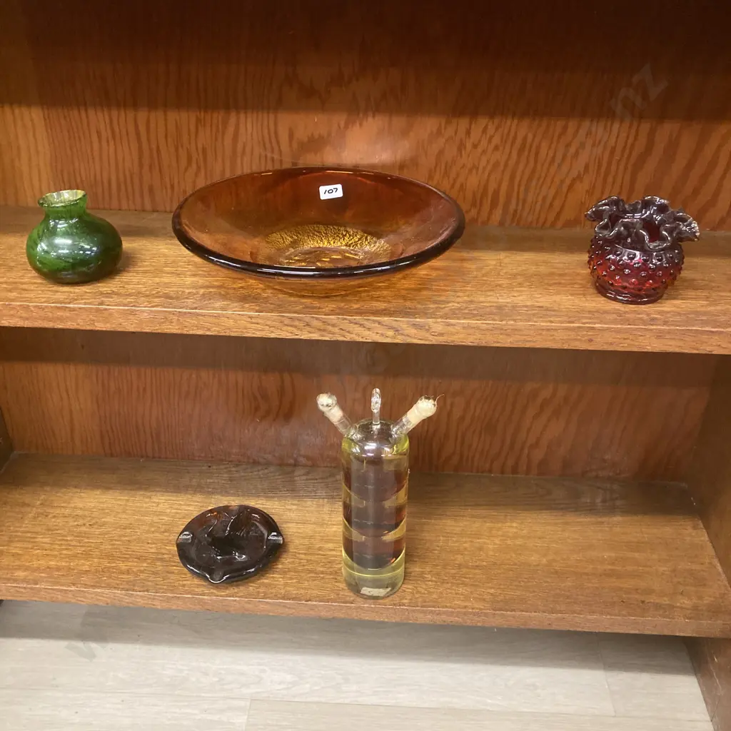 Assorted Collectable Glass items Image 1++