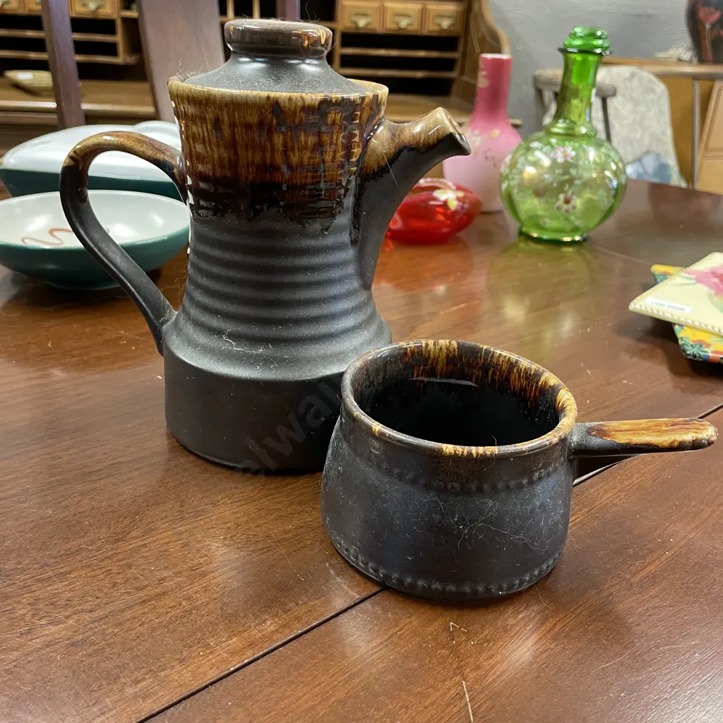 Crown Lynn Titian Cofffee Pot with single handled Bowl Image 1++