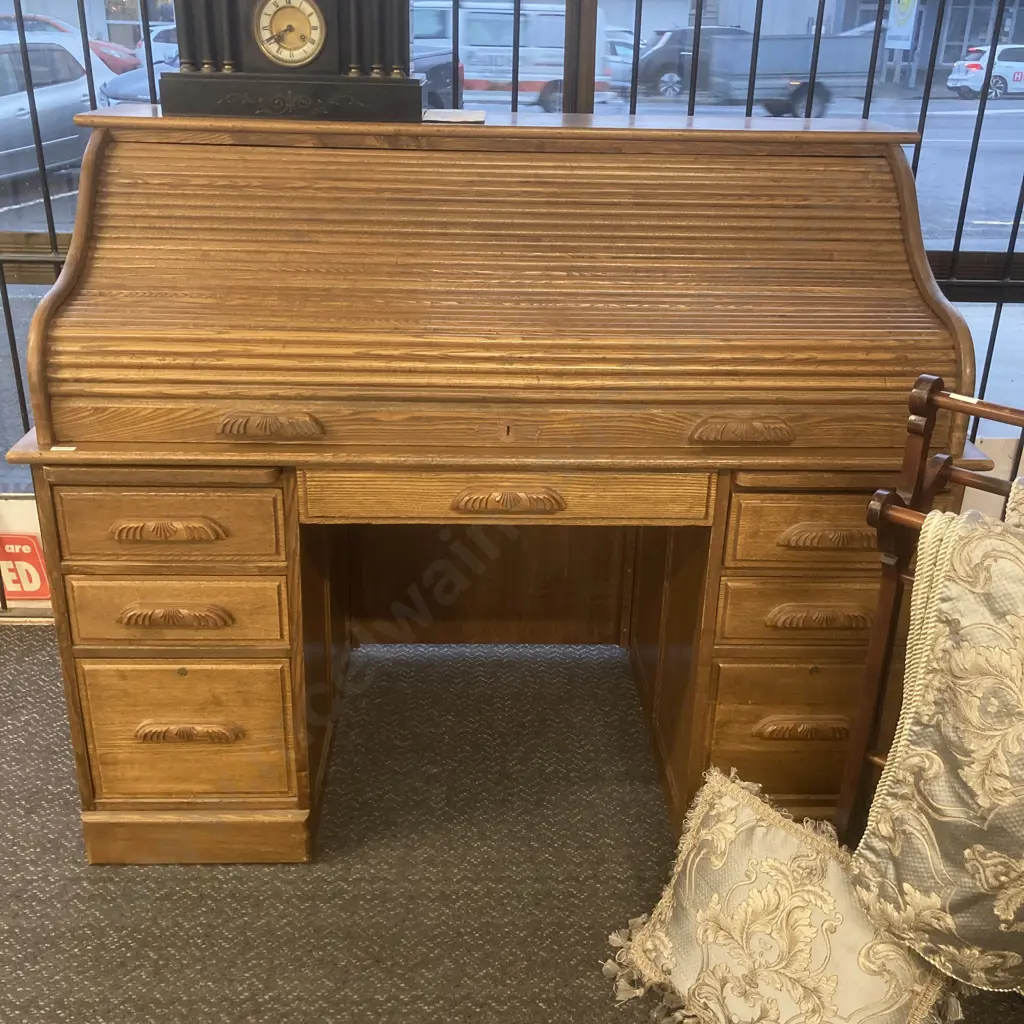 Vintage Oak Roll Top Desk H112.5 W137 D73.5cm (no key) Image 1++