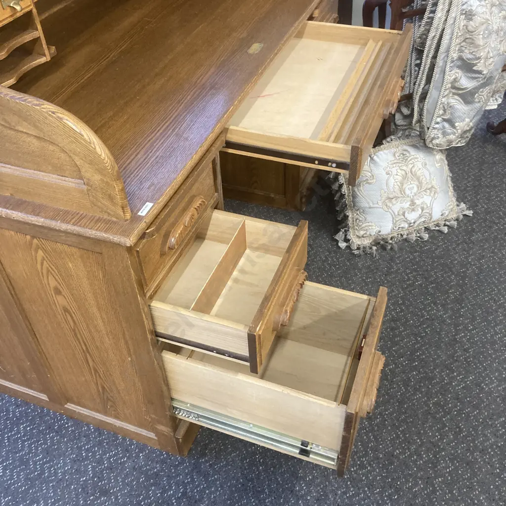Vintage Oak Roll Top Desk H112.5 W137 D73.5cm (no key) Image 1++