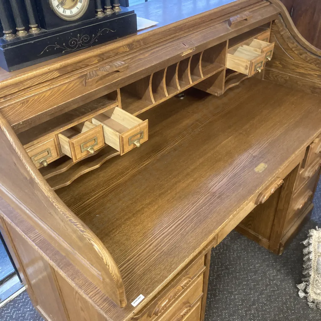 Vintage Oak Roll Top Desk H112.5 W137 D73.5cm (no key) Image 1++
