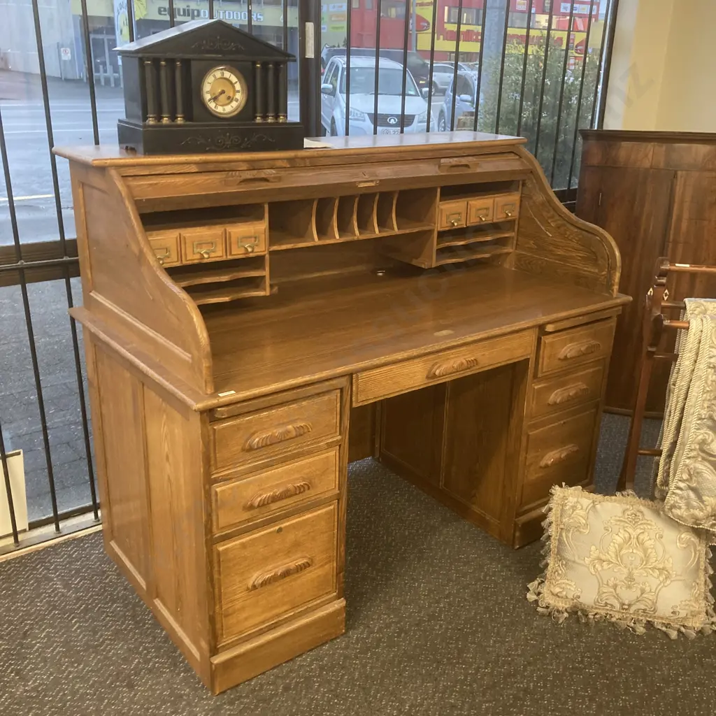 Vintage Oak Roll Top Desk H112.5 W137 D73.5cm (no key) Image 1++