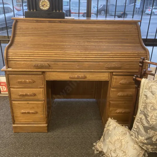 Vintage Oak Roll Top Desk H112.5 W137 D73.5cm (no key)