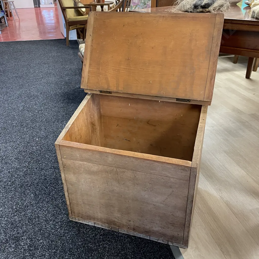 Vintage Solid Wood lift Up top Wood box. H49 W51 D38cm Image 1++
