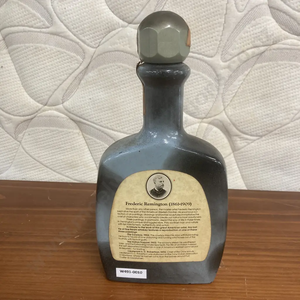 Vintage 1979 Jim Beam Beams Choice Decanter - Frederic Remington The Indian Trapper 1902, 27cm (Full?) Image 1++