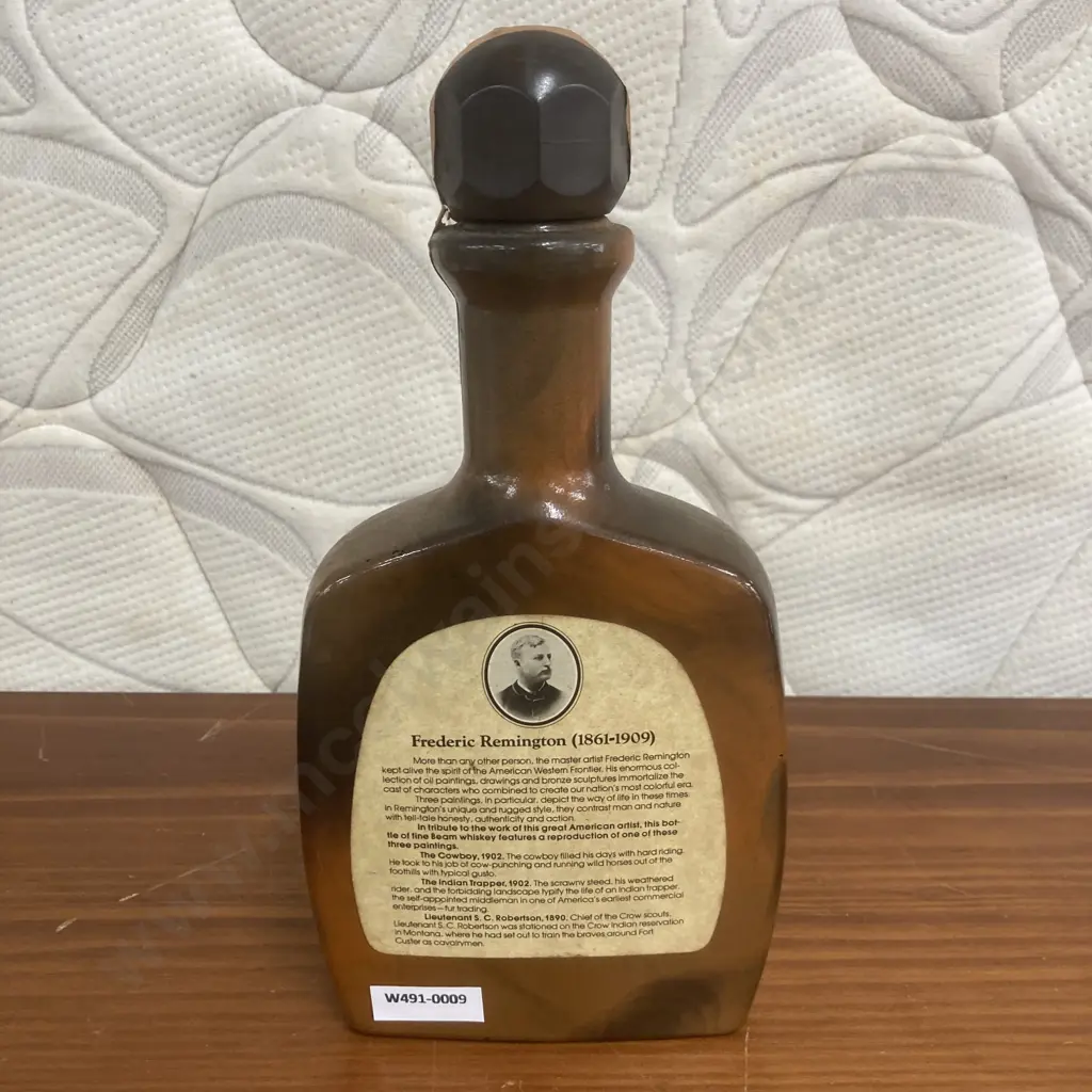 Vintage 1979 Jim Beam Beams Choice Decanter - Frederic Remington Lt Robertson Crow Scout 1890, 27cm (Full?) Image 1++