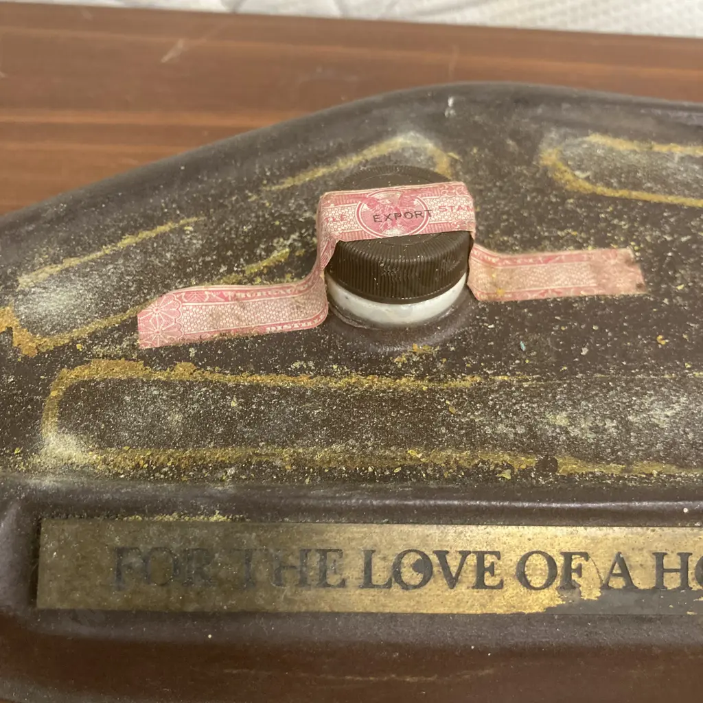 Vintage Sealed Jim Beam Liquor Decanter 'For the Love Of a Horse' Figural Display, 1981, 20 x 30cm Image 1++