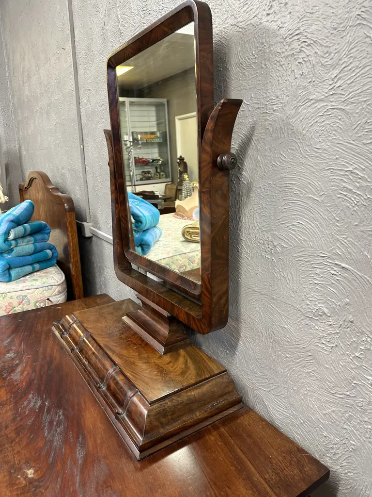 Stunning Antique Burr Dressing Table Six Hidden Drawers On Original Castors Image 1++