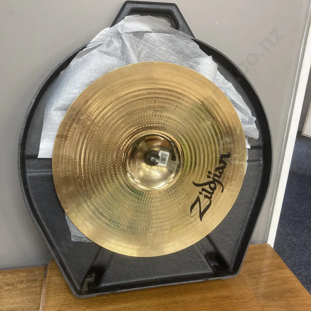 Zildjian 18" A Custom Crash Brilliant In a Sabian Cymbal 2 Piece Hard Shell Case Image 1++