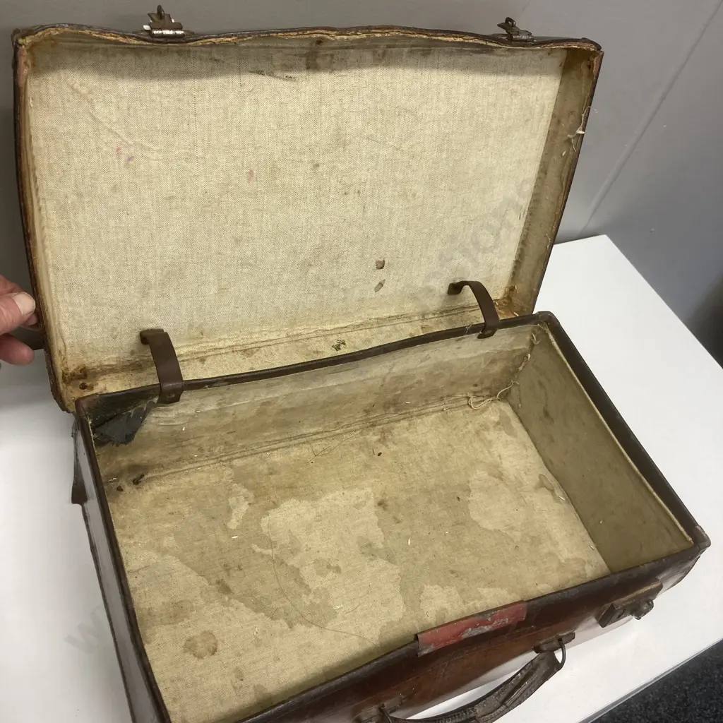 Vintage Leather Case 46 x 27 x 14cm Image 1++