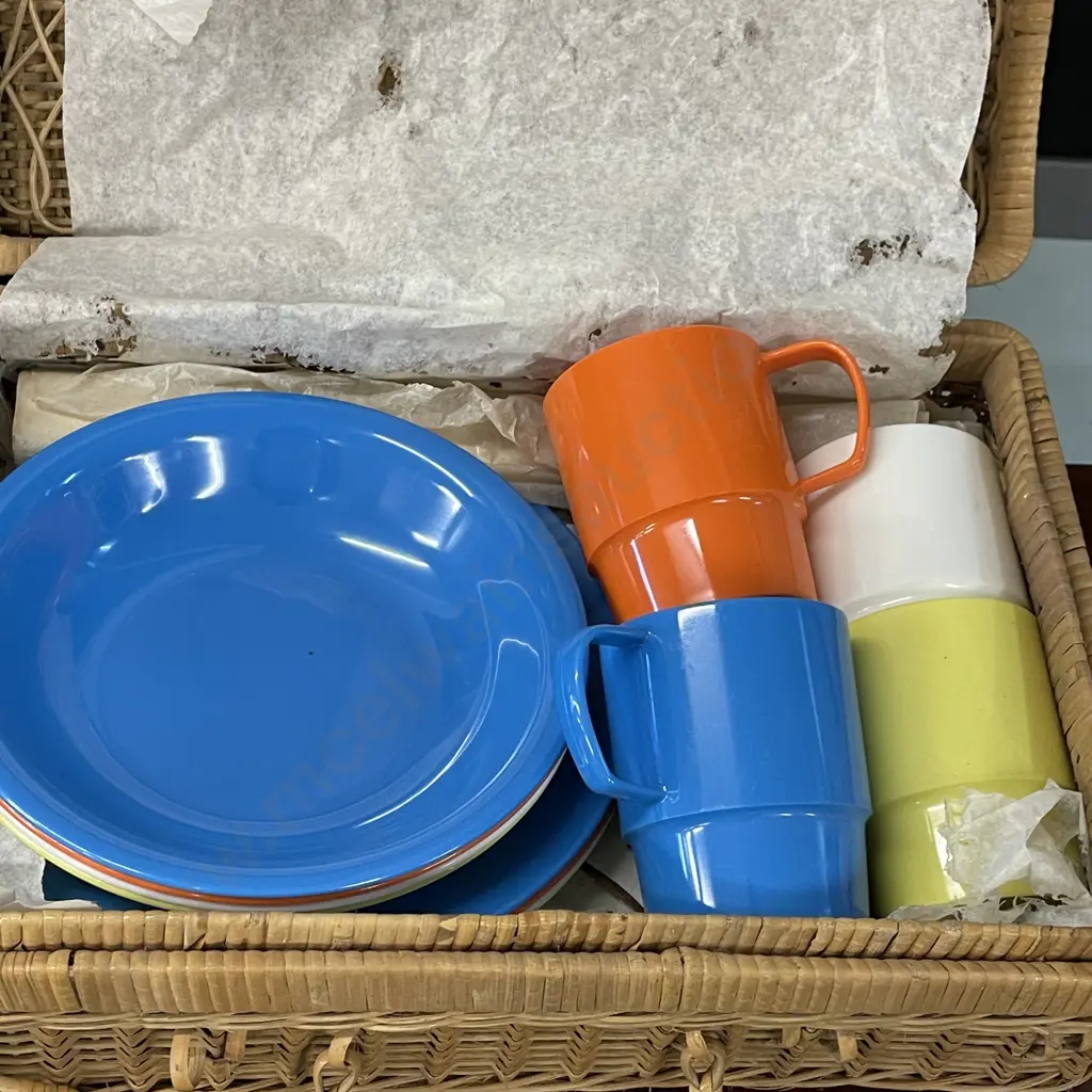 Wicker Picnic Basket with Picnic plates, cups etc Image 1++