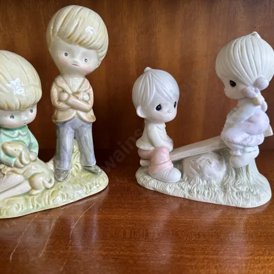 Vintage Jonathon & David 'Love Lifted Me' Fiqurine With Retro Boy And Girl Fiqurine