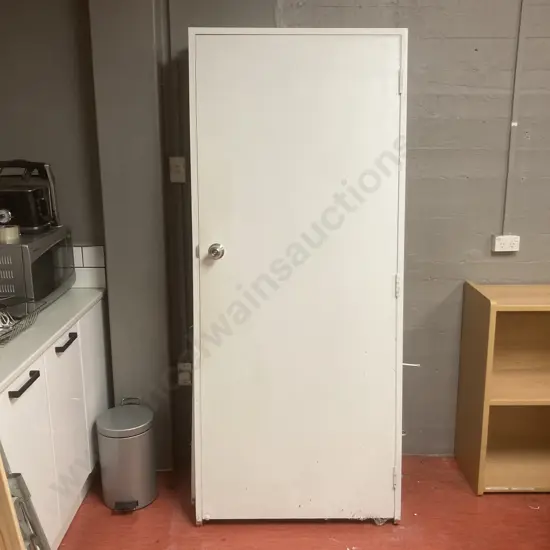 Pair of Internal Doors & Frames 203 x 87cm (As Found)